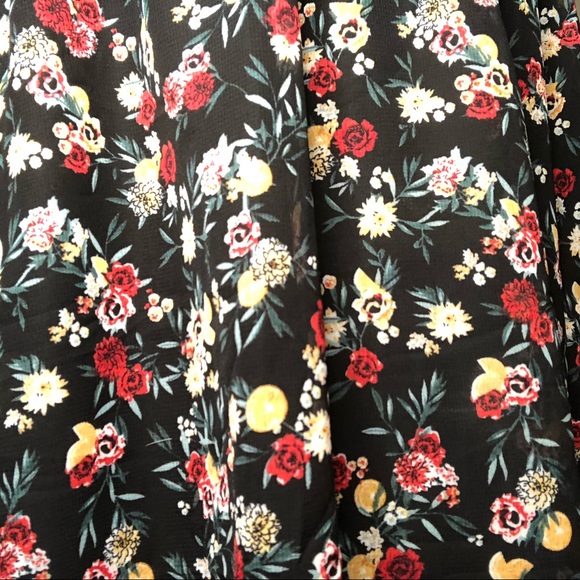 Frilly dress - Picture 2 of 3